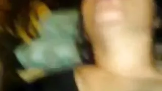 بدسورت دوست اور دو خوبصورت کشور پاگل ہو جانا میں ایک گرم ، شہوت عربک سکس انگیز threesome کے