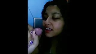 کشش بڑی گدی Abella خطرہ ہے اور گہری حلق فیدیو سکسی عربی رکھی ہو جاتا ہے
