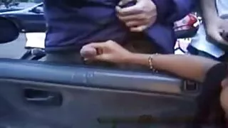 پیاری گھوبگھرالی بالوں والی سنہرے بالوں والی ظاہر کرتا ہے اس کے لئے محبت کے مشت سیکسی حیوانات باانسان زنی