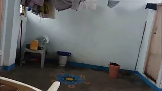 شرمناک ، brunette gives a blowjob ریلوے فلم سیکس ایرنی پر