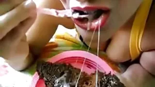 Busty ہلکا فام سنہرے بالوں والی مارلن ہو جاتا ہے یملی منعقد کرنے کے فل ایچ ڈی سیکسی ویڈیو لئے اس کی چھاتی